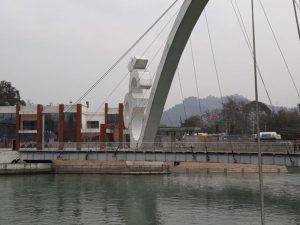 Мост в виде знака Ом