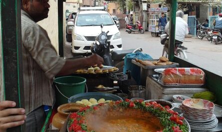 Еда на улице в Индии
