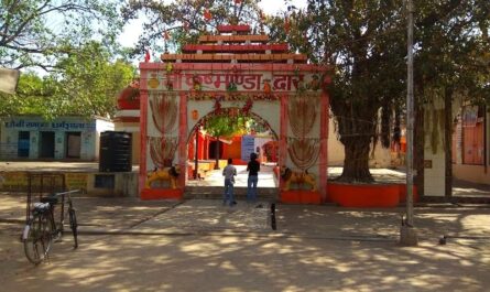 Храм в Гхатампуре