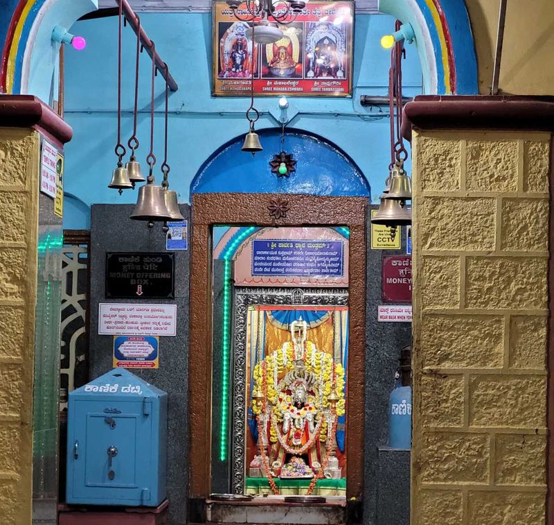 Шива и Шакти в одном храме