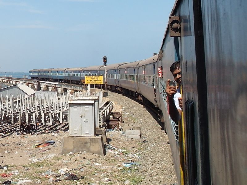 Индийский поезд